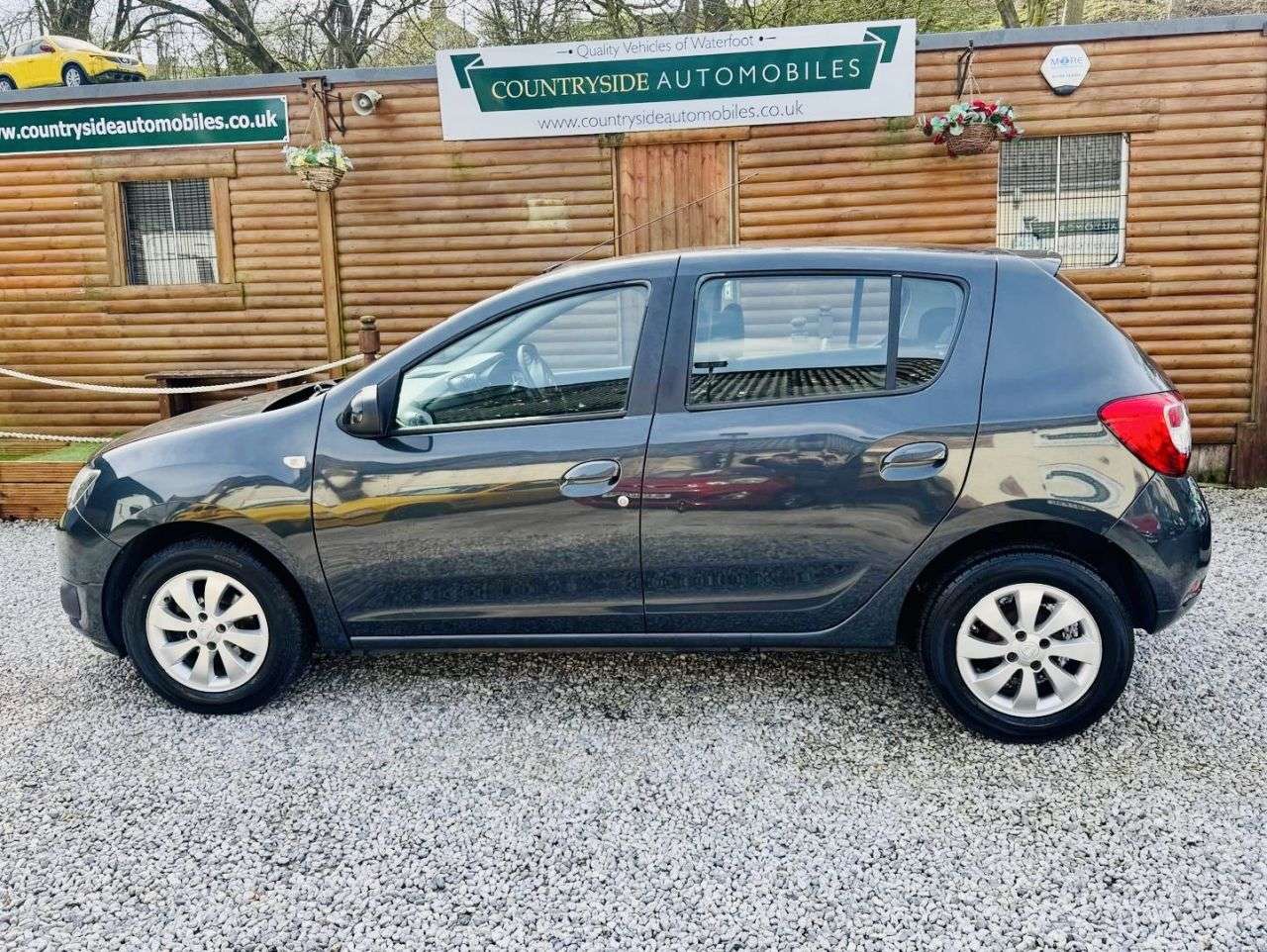 A 2015 DACIA SANDERO 1.5 dCi Midnight Hatchback 5dr Diesel Manual Euro 5 (90 ps) 2 KEYS A 2015 DACIA SANDERO 1.5 dCi Midnight Hatchback 5dr Diesel Manual Euro 5 (90 ps) 2 KEYS