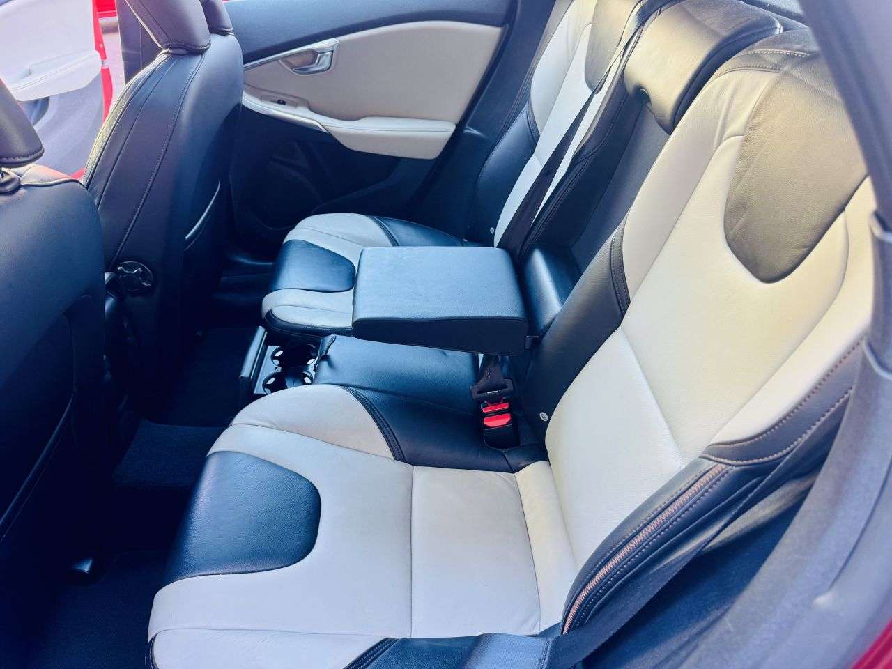 2013 VOLVO V40 CROSS COUNTRY 2013 VOLVO V40 CROSS COUNTRY