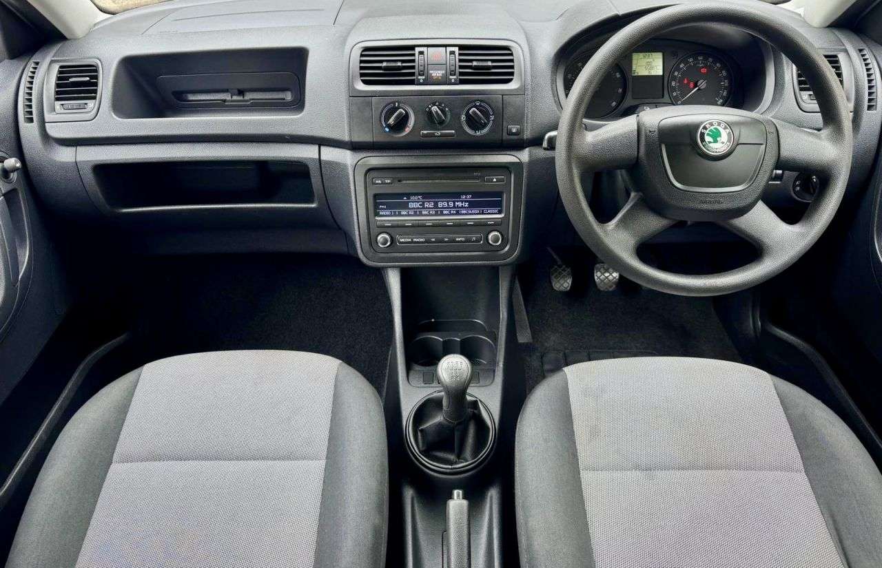 2011 SKODA FABIA 2011 SKODA FABIA