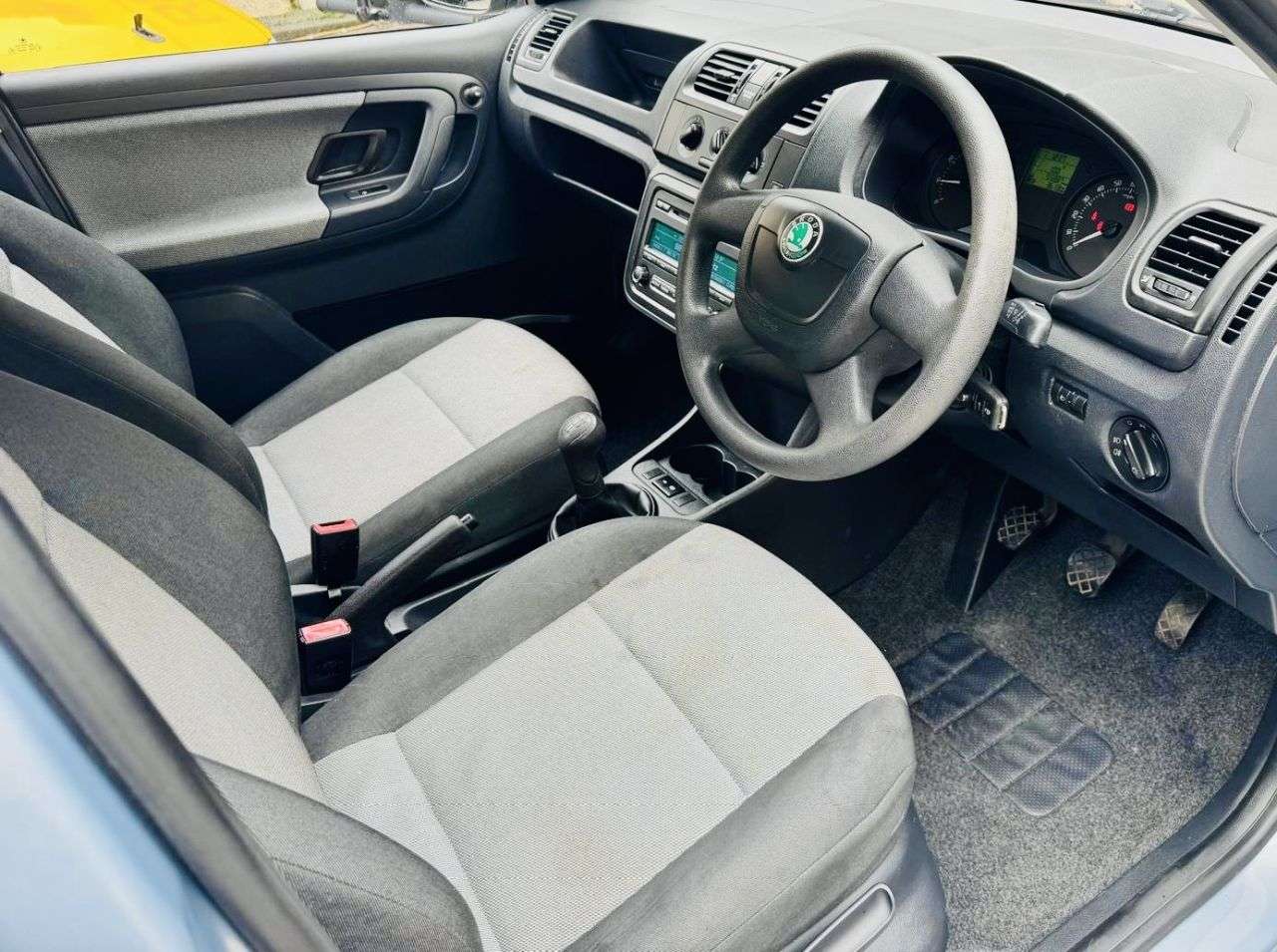 2011 SKODA FABIA 2011 SKODA FABIA