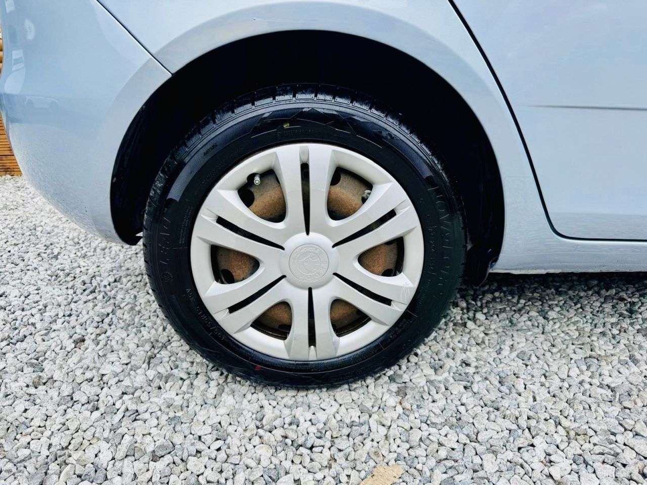 2011 SKODA FABIA 2011 SKODA FABIA