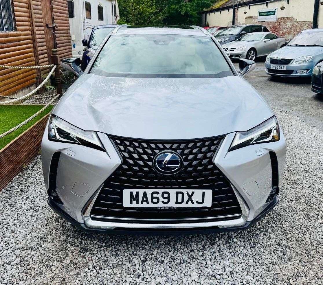 A 2019 LEXUS UX 2.0 250h SUV 5dr Petrol Hybrid E-CVT E-FOUR Euro 6 (s/s) (184 ps) SATIN SIL A 2019 LEXUS UX 2.0 250h SUV 5dr Petrol Hybrid E-CVT E-FOUR Euro 6 (s/s) (184 ps) SATIN SIL
