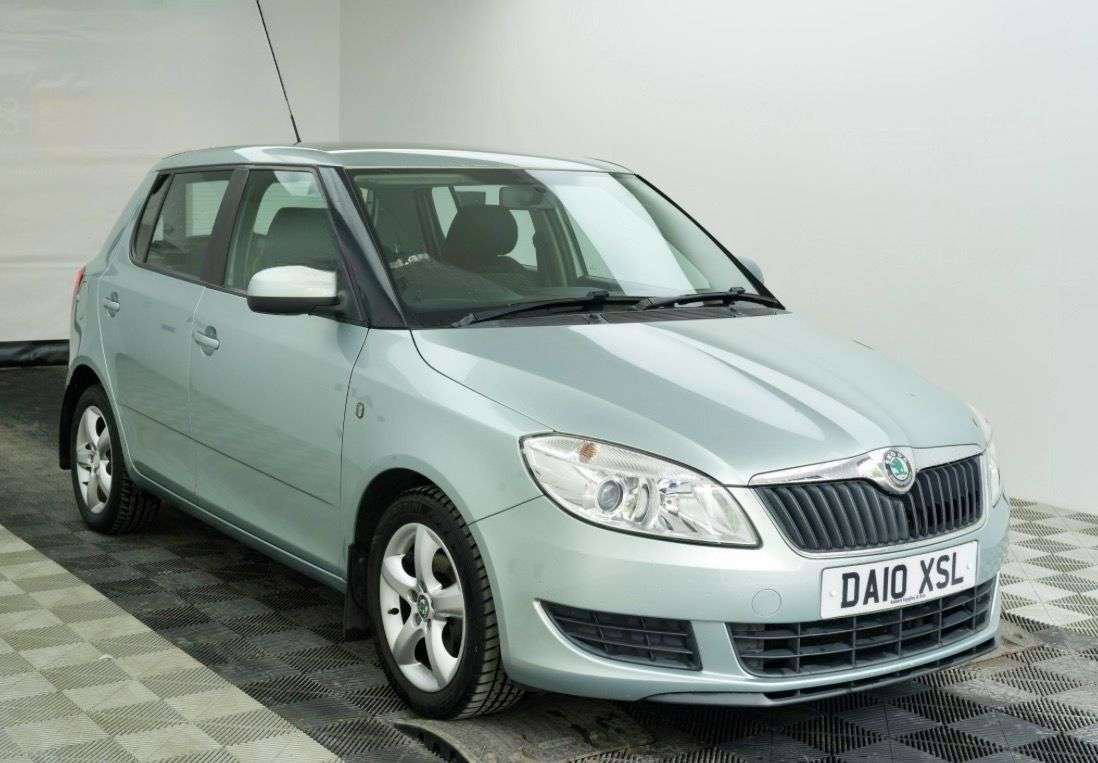 A 2010 SKODA FABIA 1.2 SE Hatchback 5dr Petrol Manual Euro 5 (69 ps) A 2010 SKODA FABIA 1.2 SE Hatchback 5dr Petrol Manual Euro 5 (69 ps)