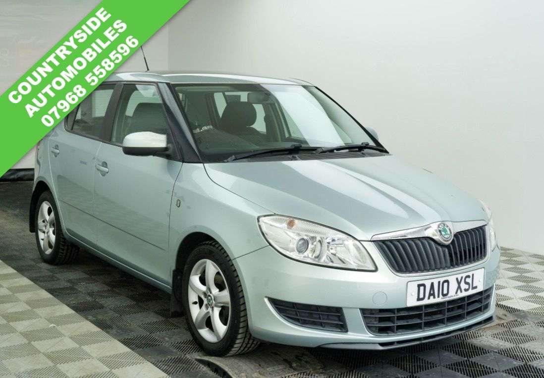 A 2010 SKODA FABIA 1.2 SE Hatchback 5dr Petrol Manual Euro 5 (69 ps) A 2010 SKODA FABIA 1.2 SE Hatchback 5dr Petrol Manual Euro 5 (69 ps)