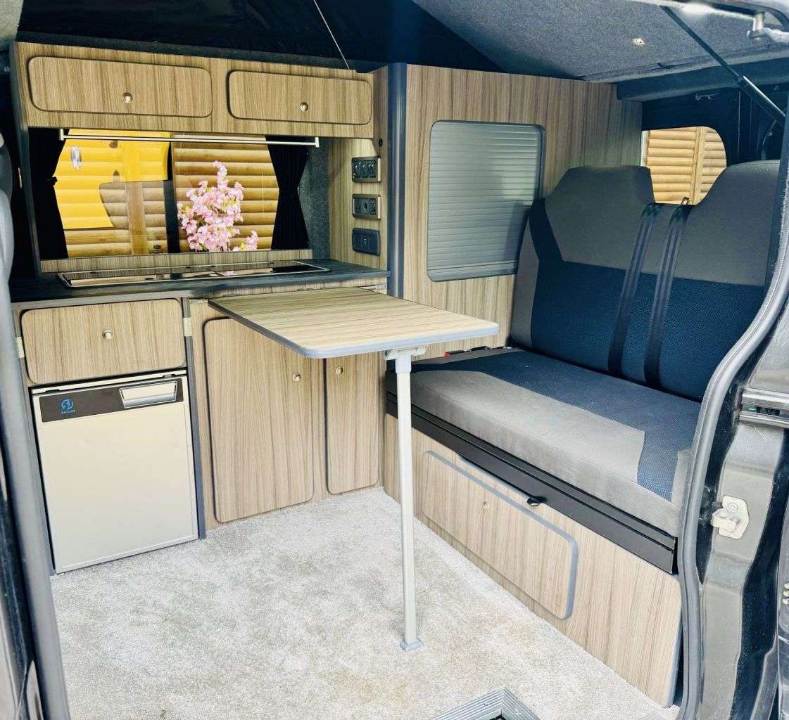 A 2014 RENAULT TRAFIC 2.0 dCi SL27 Sport Countryside Kampa 4 berth campervan POP TOP # ROCK N ROL A 2014 RENAULT TRAFIC 2.0 dCi SL27 Sport Countryside Kampa 4 berth campervan POP TOP # ROCK N ROL
