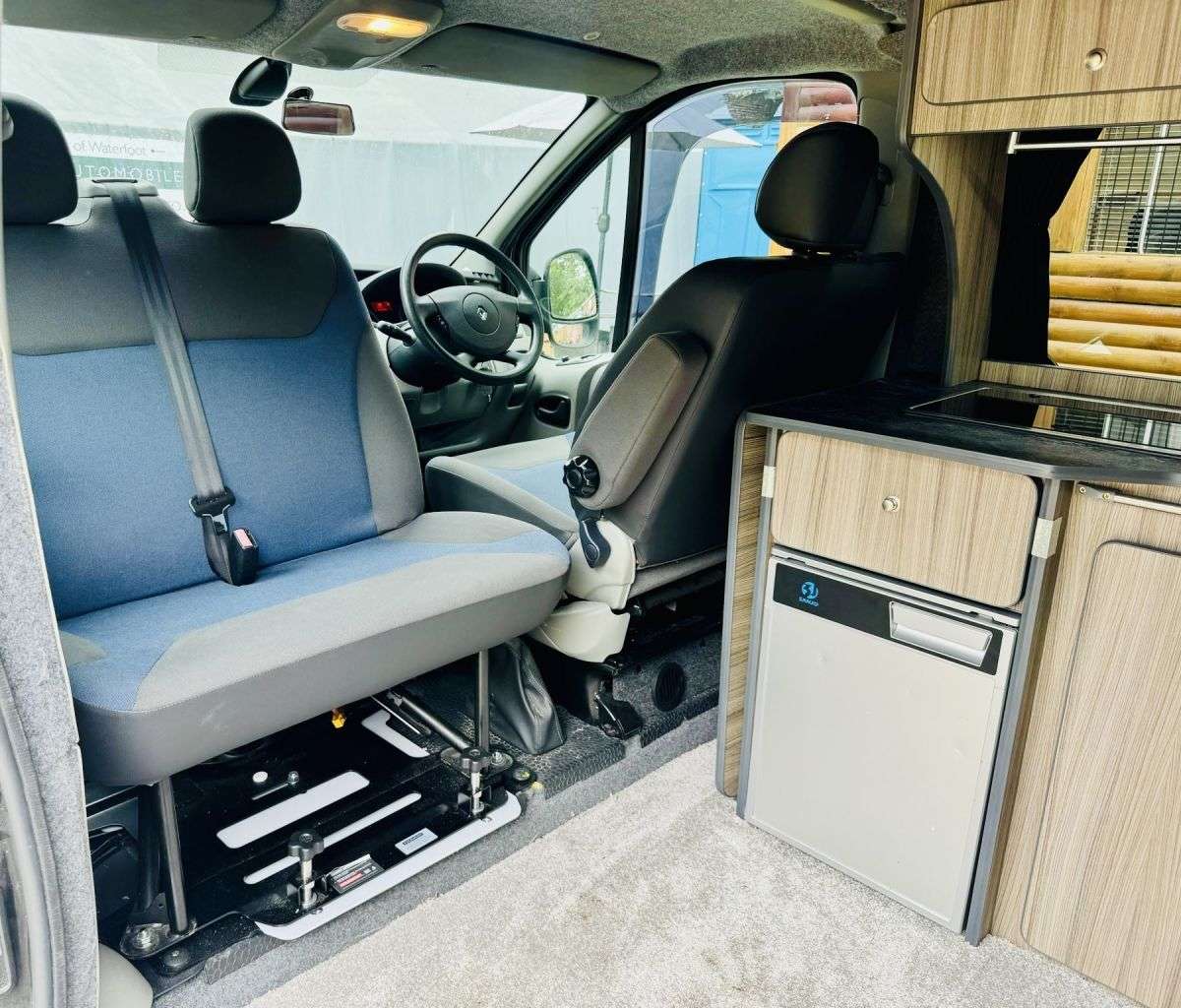 A 2014 RENAULT TRAFIC 2.0 dCi SL27 Sport Countryside Kampa 4 berth campervan POP TOP # ROCK N ROL A 2014 RENAULT TRAFIC 2.0 dCi SL27 Sport Countryside Kampa 4 berth campervan POP TOP # ROCK N ROL