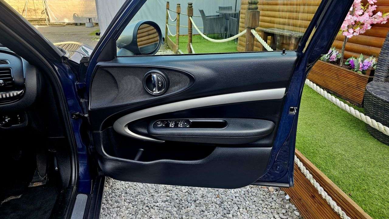 2015 MINI CLUBMAN 2015 MINI CLUBMAN