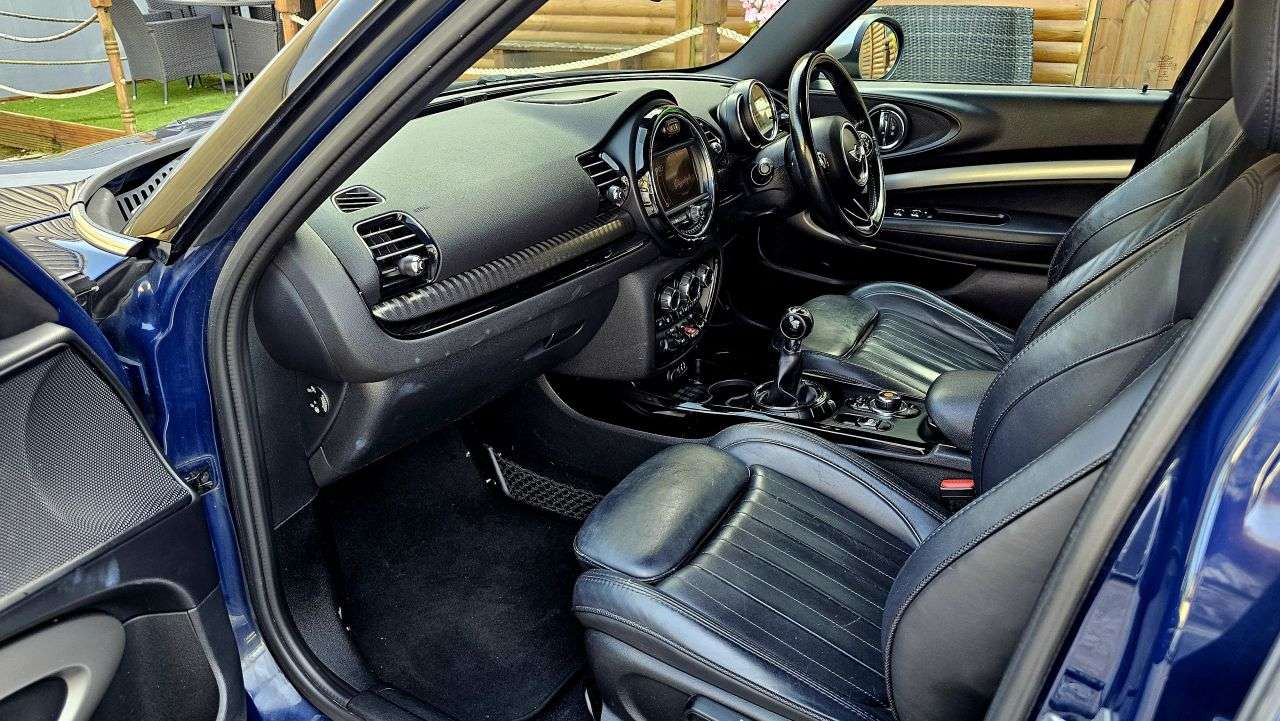 2015 MINI CLUBMAN 2015 MINI CLUBMAN