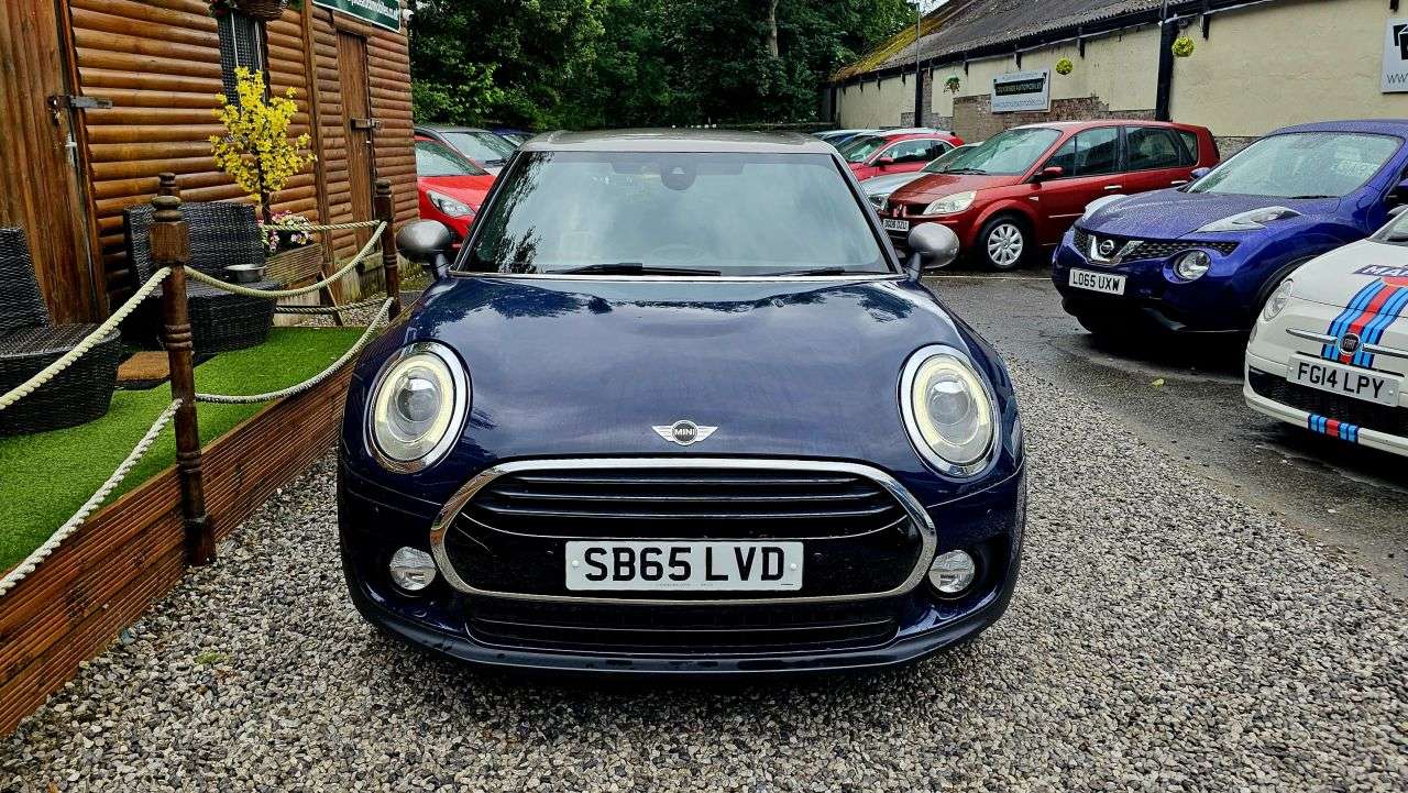 A 2015 MINI CLUBMAN 1.5 Cooper Estate 6dr Petrol Manual Euro 6 (s/s) (136 ps) # ALLOYS # XENON A 2015 MINI CLUBMAN 1.5 Cooper Estate 6dr Petrol Manual Euro 6 (s/s) (136 ps) # ALLOYS # XENON