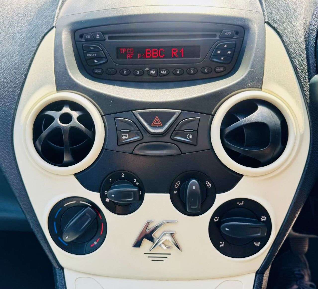 2011 FORD KA 2011 FORD KA