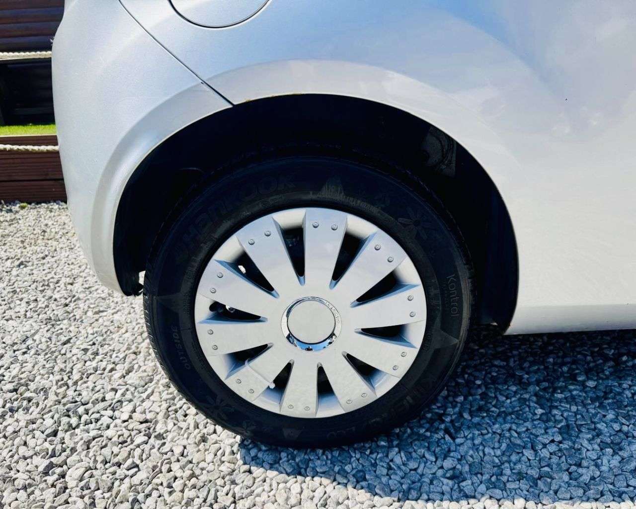 2011 FORD KA 2011 FORD KA