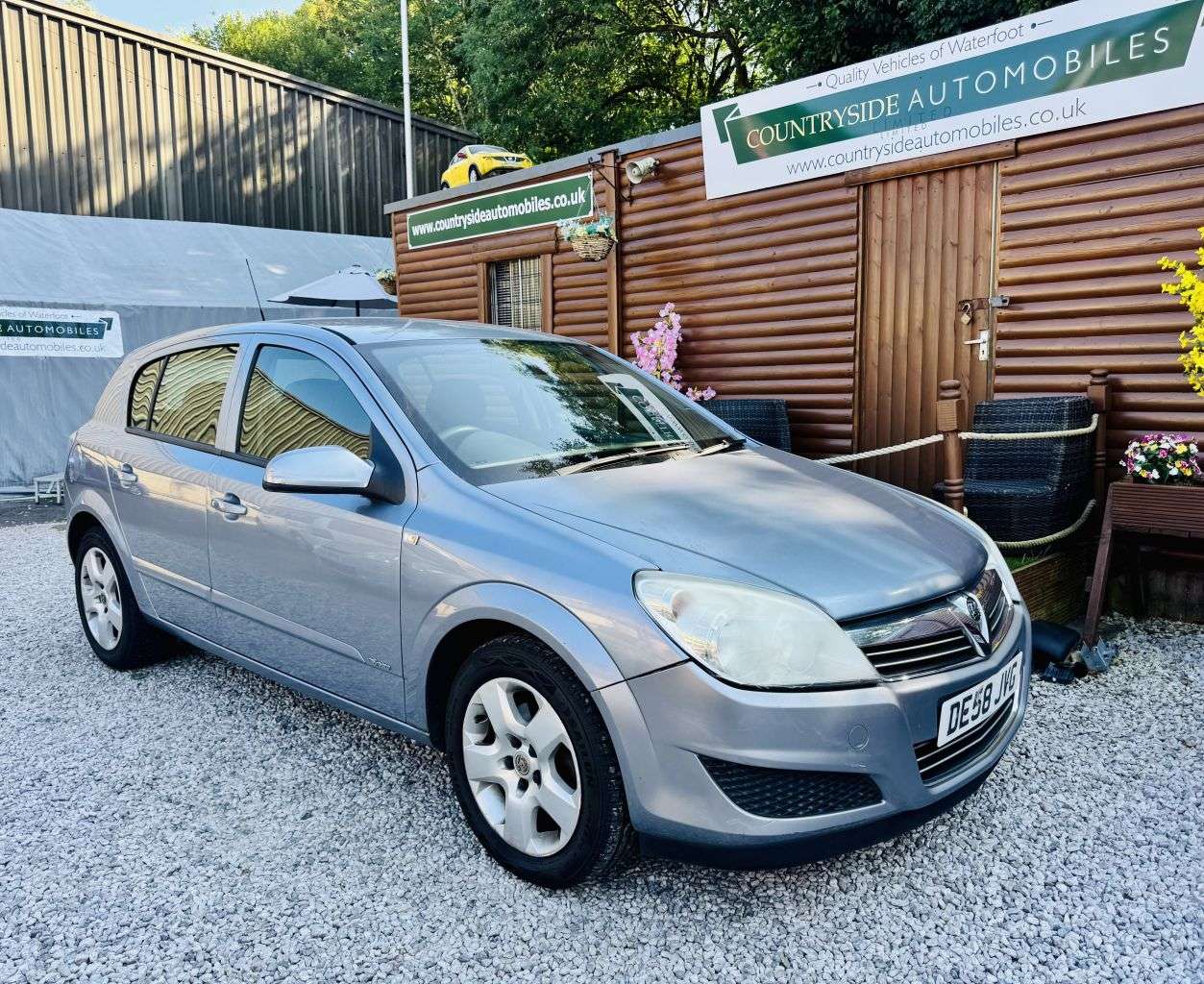 A 2008 VAUXHALL ASTRA 1.4i 16v Breeze Hatchback 5dr Petrol Manual (146 g/km, 89 bhp) NEW MOT TO J A 2008 VAUXHALL ASTRA 1.4i 16v Breeze Hatchback 5dr Petrol Manual (146 g/km, 89 bhp) NEW MOT TO J