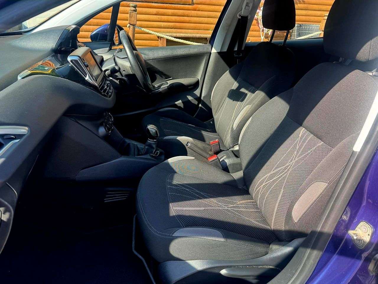 2013 PEUGEOT 208 2013 PEUGEOT 208