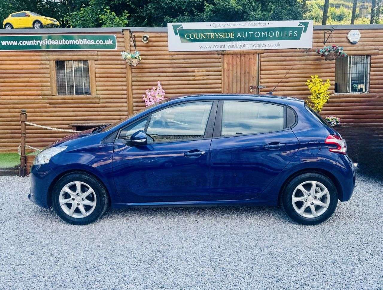 2013 PEUGEOT 208 2013 PEUGEOT 208
