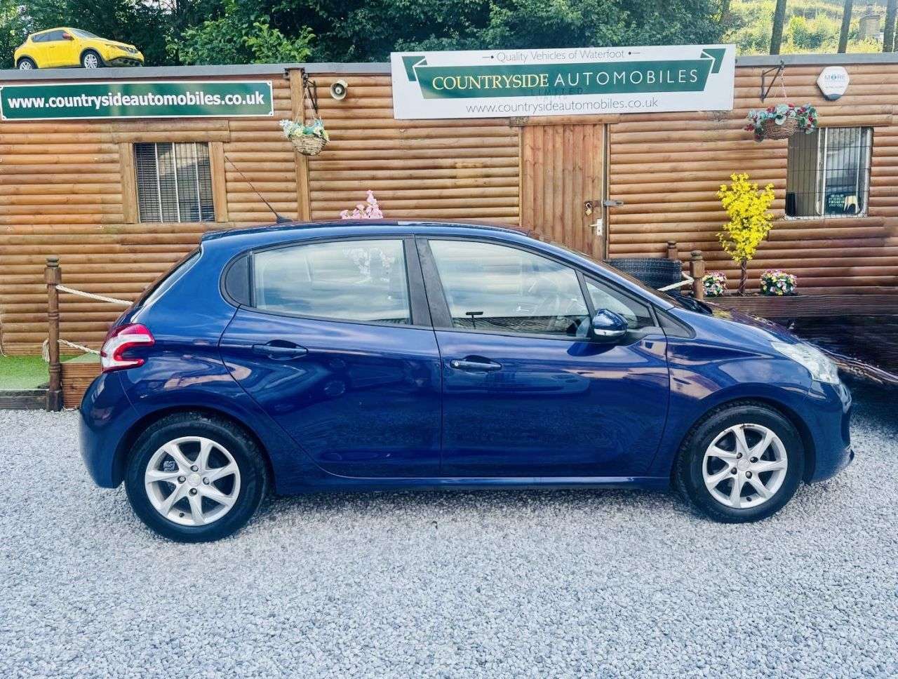 2013 PEUGEOT 208 2013 PEUGEOT 208