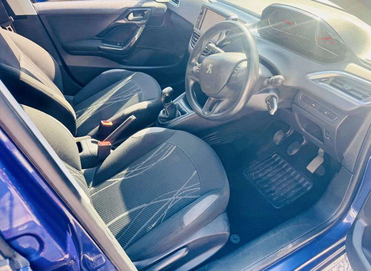 2013 PEUGEOT 208 2013 PEUGEOT 208