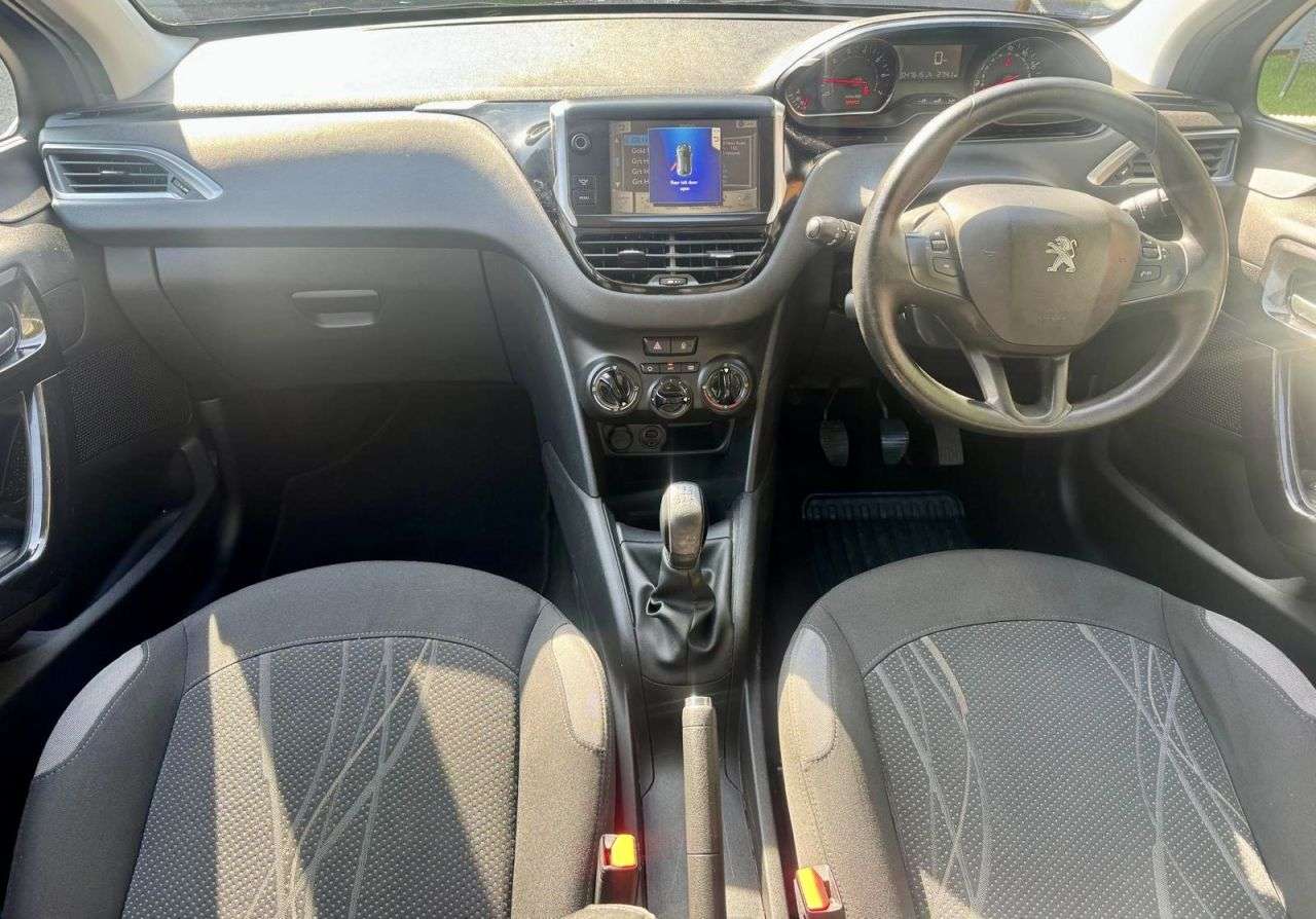 2013 PEUGEOT 208 2013 PEUGEOT 208