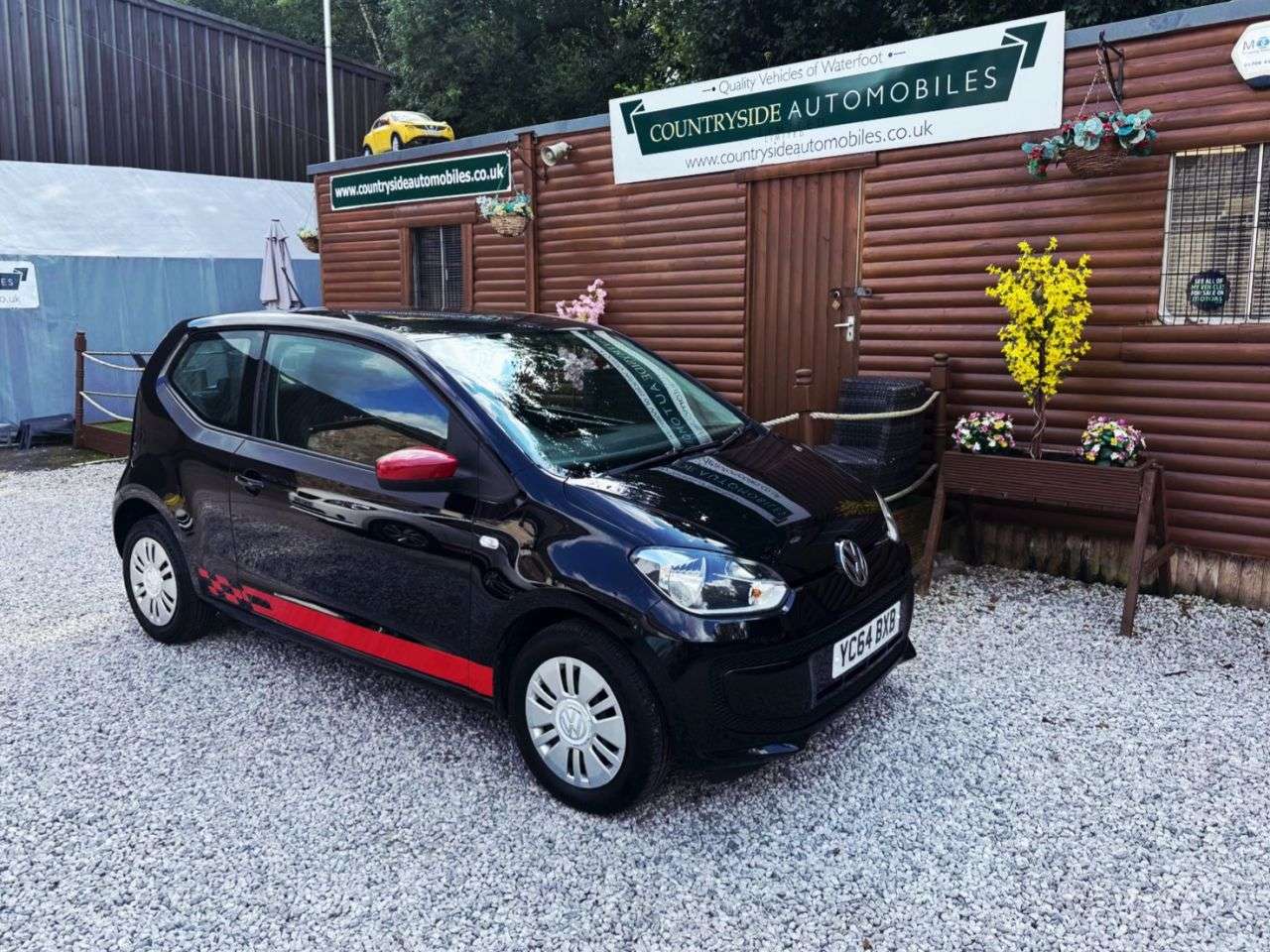 A 2014 VOLKSWAGEN UP! 1.0 Move up! Hatchback 3dr Petrol Manual Euro 5 (60 ps) 63 MPG - LOW INSURA A 2014 VOLKSWAGEN UP! 1.0 Move up! Hatchback 3dr Petrol Manual Euro 5 (60 ps) 63 MPG - LOW INSURA