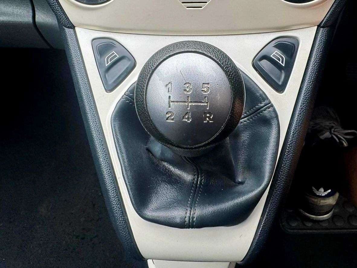 2012 FORD KA 2012 FORD KA