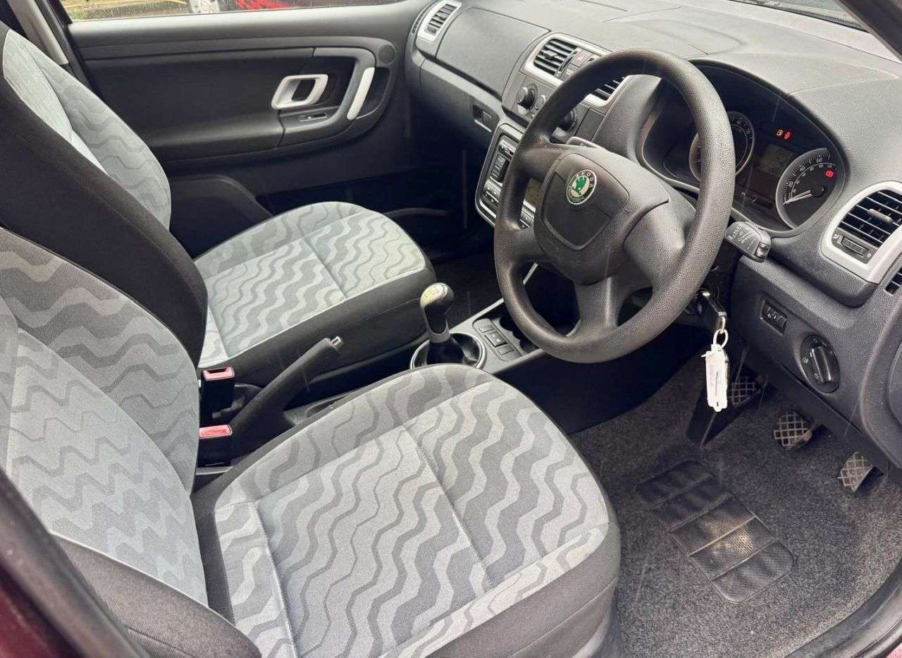 2009 SKODA FABIA 2009 SKODA FABIA