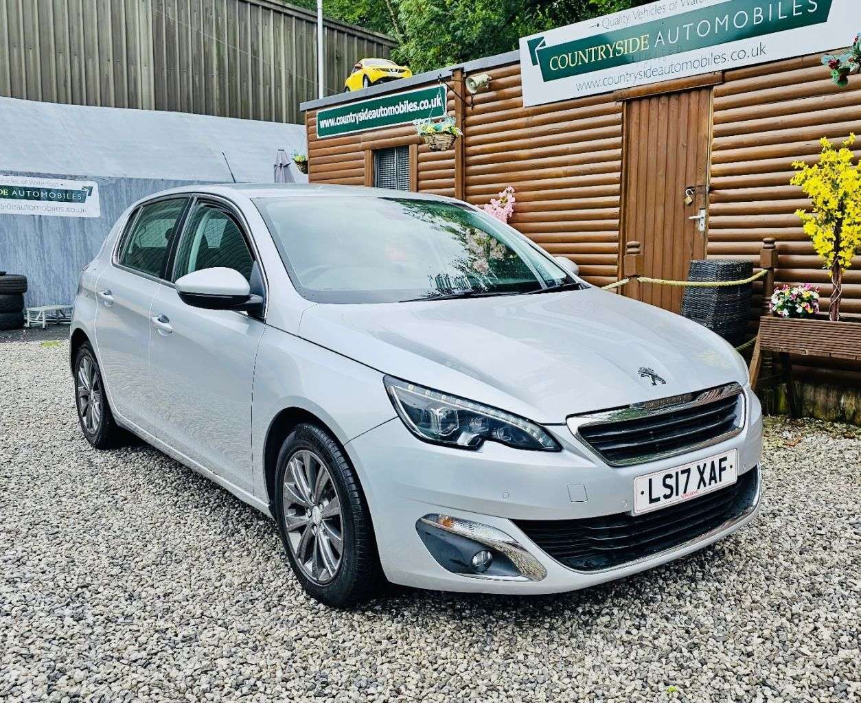 A 2017 PEUGEOT 308 1.6 BlueHDi Allure Hatchback 5dr Diesel Manual Euro 6 (s/s) (120 ps) FULL L A 2017 PEUGEOT 308 1.6 BlueHDi Allure Hatchback 5dr Diesel Manual Euro 6 (s/s) (120 ps) FULL L