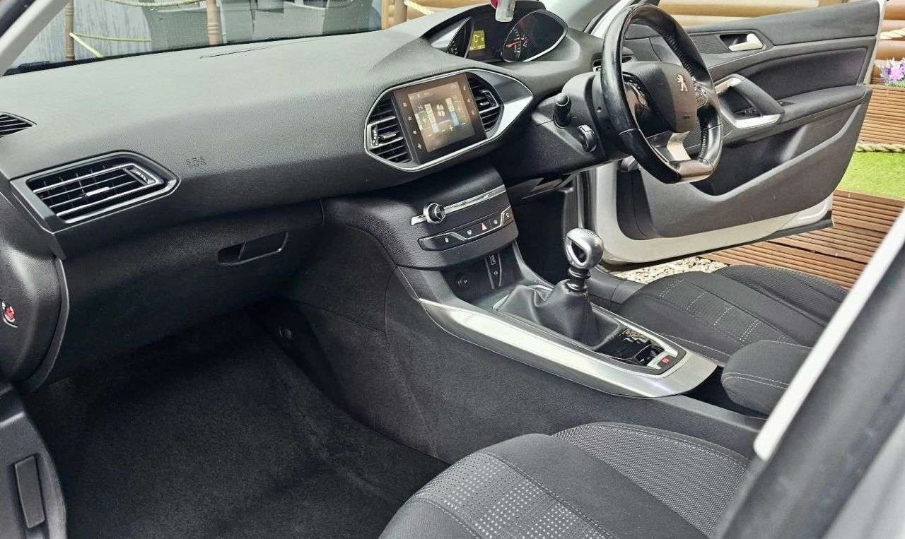 2017 PEUGEOT 308 2017 PEUGEOT 308