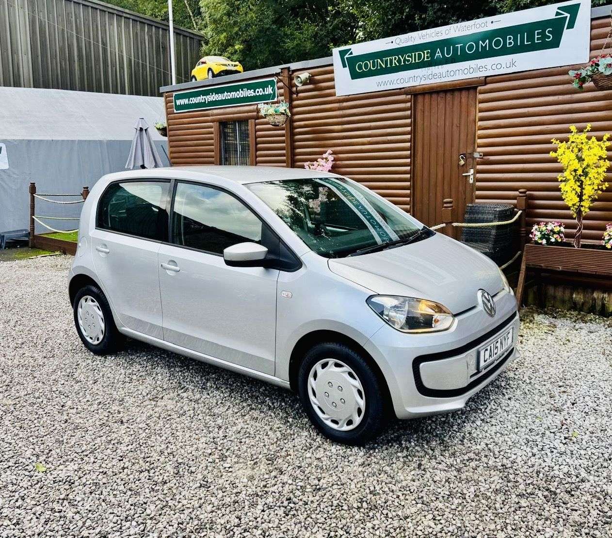 A 2015 VOLKSWAGEN UP! 1.0 Move up! Hatchback 5dr Petrol Manual Euro 5 (60 ps) WILL HAVE FRESH SER A 2015 VOLKSWAGEN UP! 1.0 Move up! Hatchback 5dr Petrol Manual Euro 5 (60 ps) WILL HAVE FRESH SER
