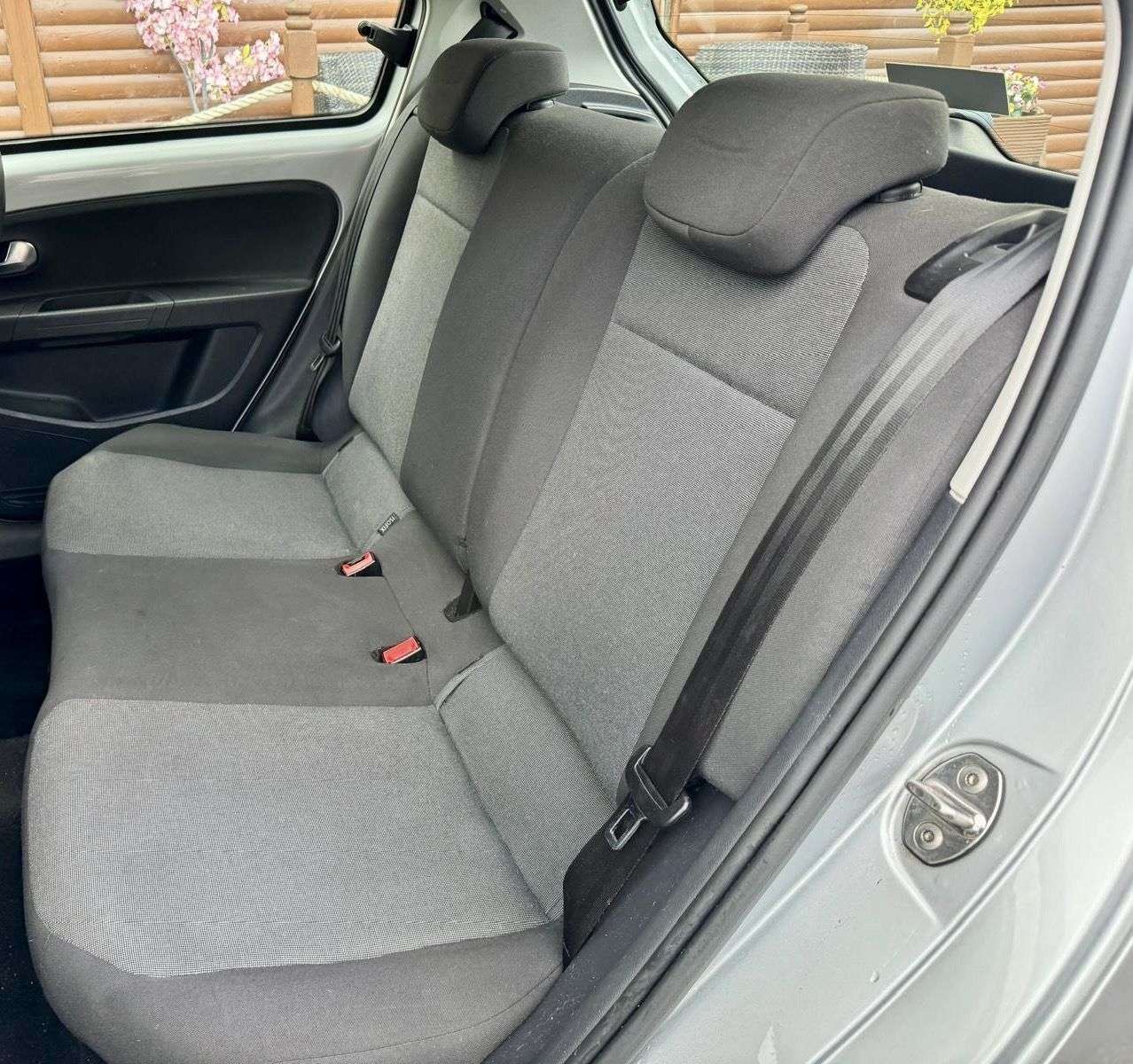 2015 VOLKSWAGEN UP! 2015 VOLKSWAGEN UP!
