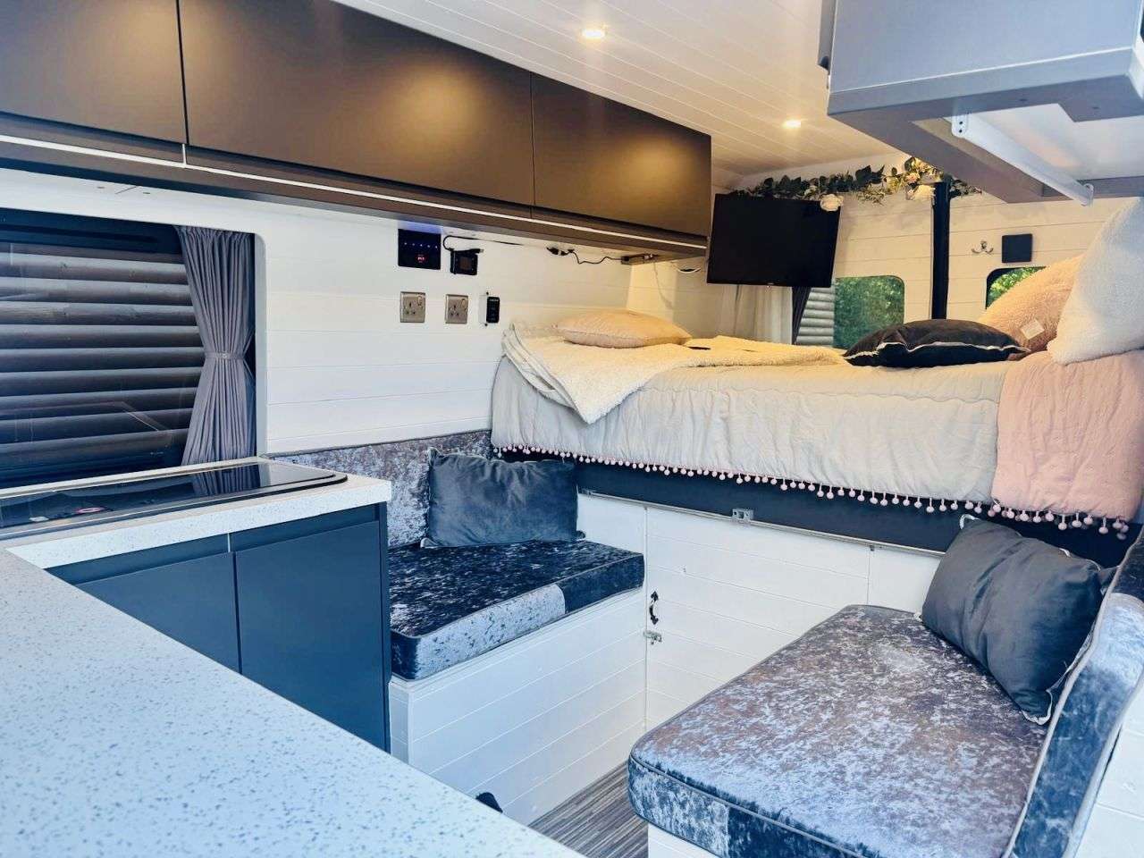 A 2019 PEUGEOT BOXER 2.2 BlueHDi 335 Professional Panel Van 5dr Diesel Manual L3 H2 Euro 6 (s/s) A 2019 PEUGEOT BOXER 2.2 BlueHDi 335 Professional Panel Van 5dr Diesel Manual L3 H2 Euro 6 (s/s)
