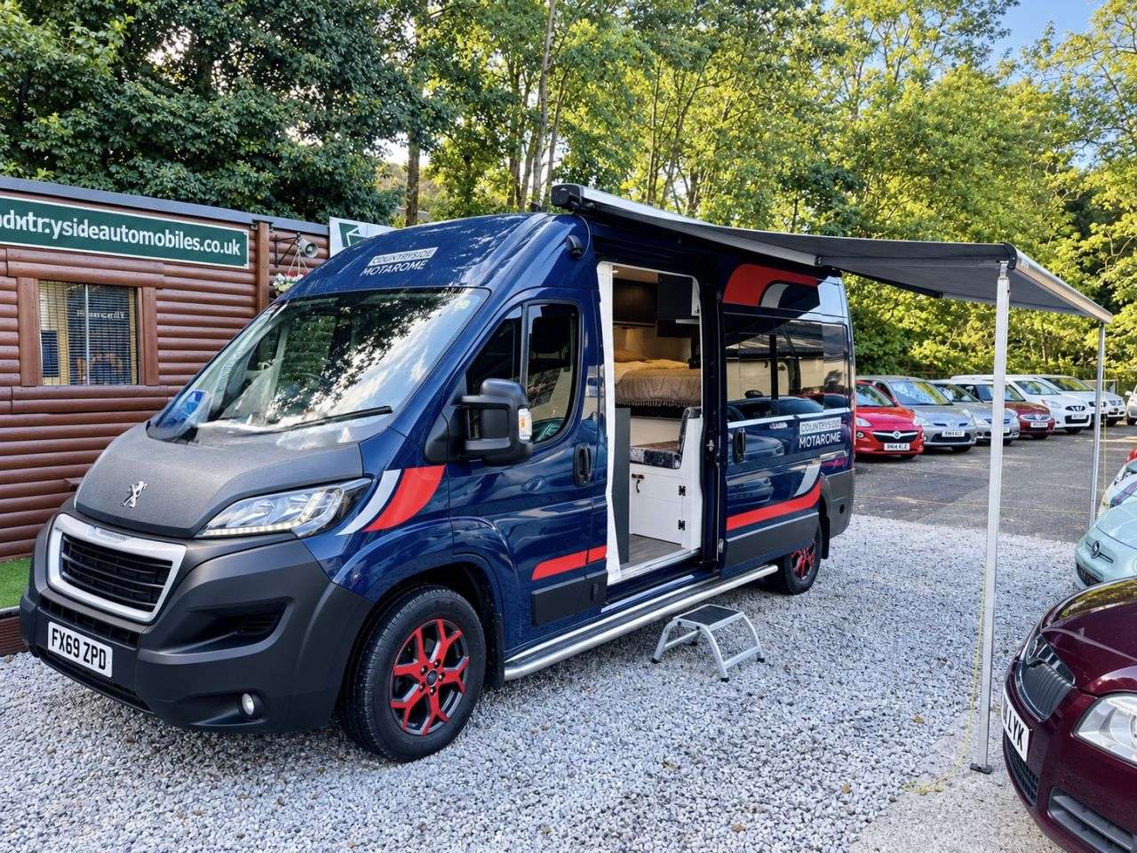 A 2019 PEUGEOT BOXER 2.2 BlueHDi 335 Professional Panel Van 5dr Diesel Manual L3 H2 Euro 6 (s/s) A 2019 PEUGEOT BOXER 2.2 BlueHDi 335 Professional Panel Van 5dr Diesel Manual L3 H2 Euro 6 (s/s)