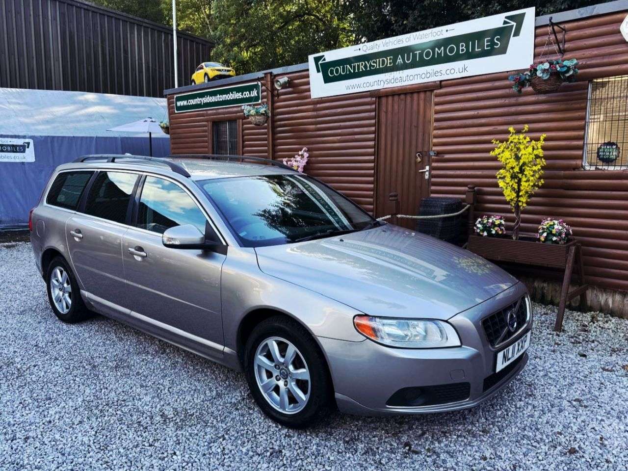 A 2011 VOLVO V70 2.0 D3 ES Estate 5dr Diesel Manual Euro 5 (163 ps) TOW BAR # EXCELENT CONDI A 2011 VOLVO V70 2.0 D3 ES Estate 5dr Diesel Manual Euro 5 (163 ps) TOW BAR # EXCELENT CONDI