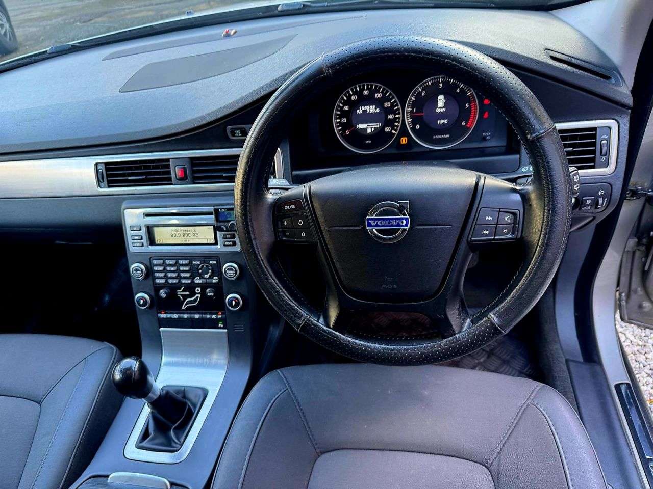 2011 VOLVO V70 2011 VOLVO V70