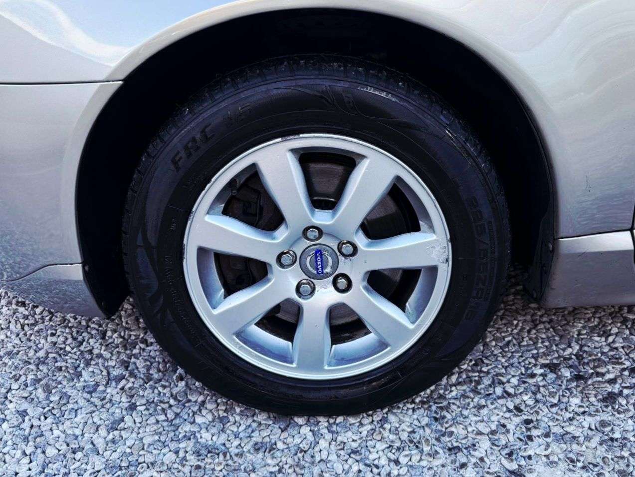 2011 VOLVO V70 2011 VOLVO V70