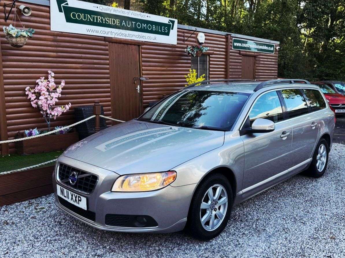 2011 VOLVO V70 2011 VOLVO V70