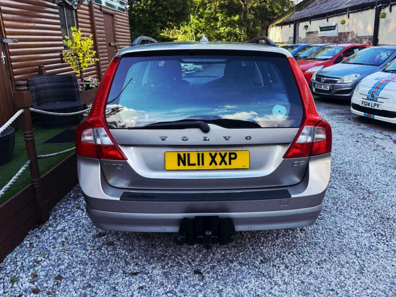 2011 VOLVO V70 2011 VOLVO V70
