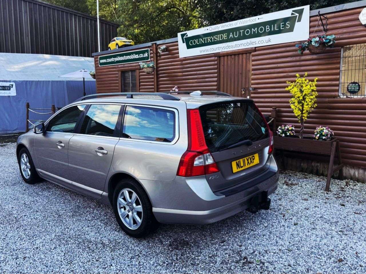 2011 VOLVO V70 2011 VOLVO V70