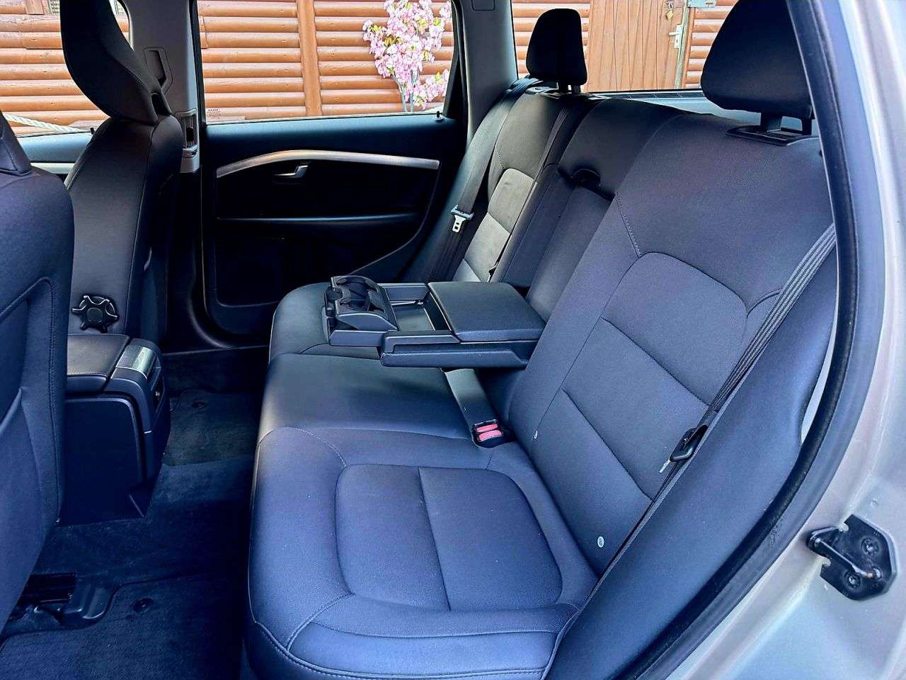 2011 VOLVO V70 2011 VOLVO V70