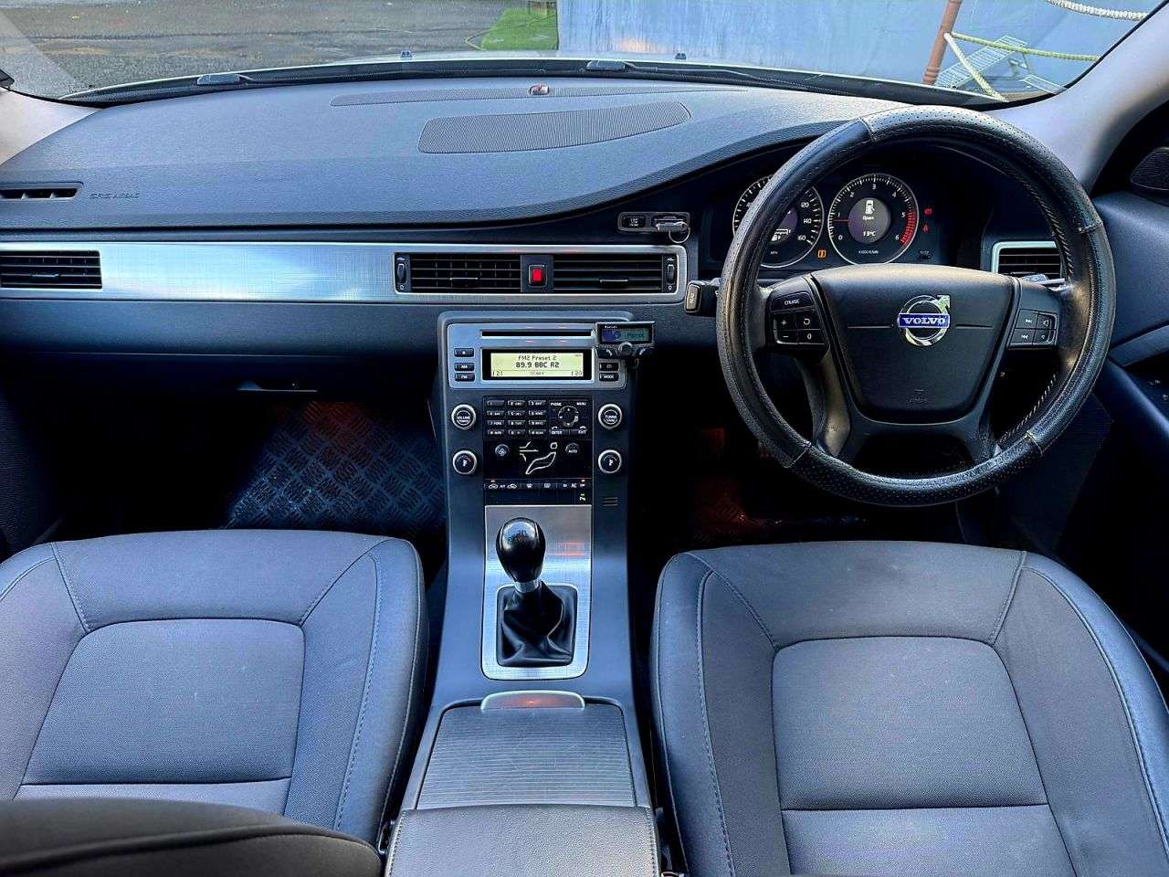 2011 VOLVO V70 2011 VOLVO V70