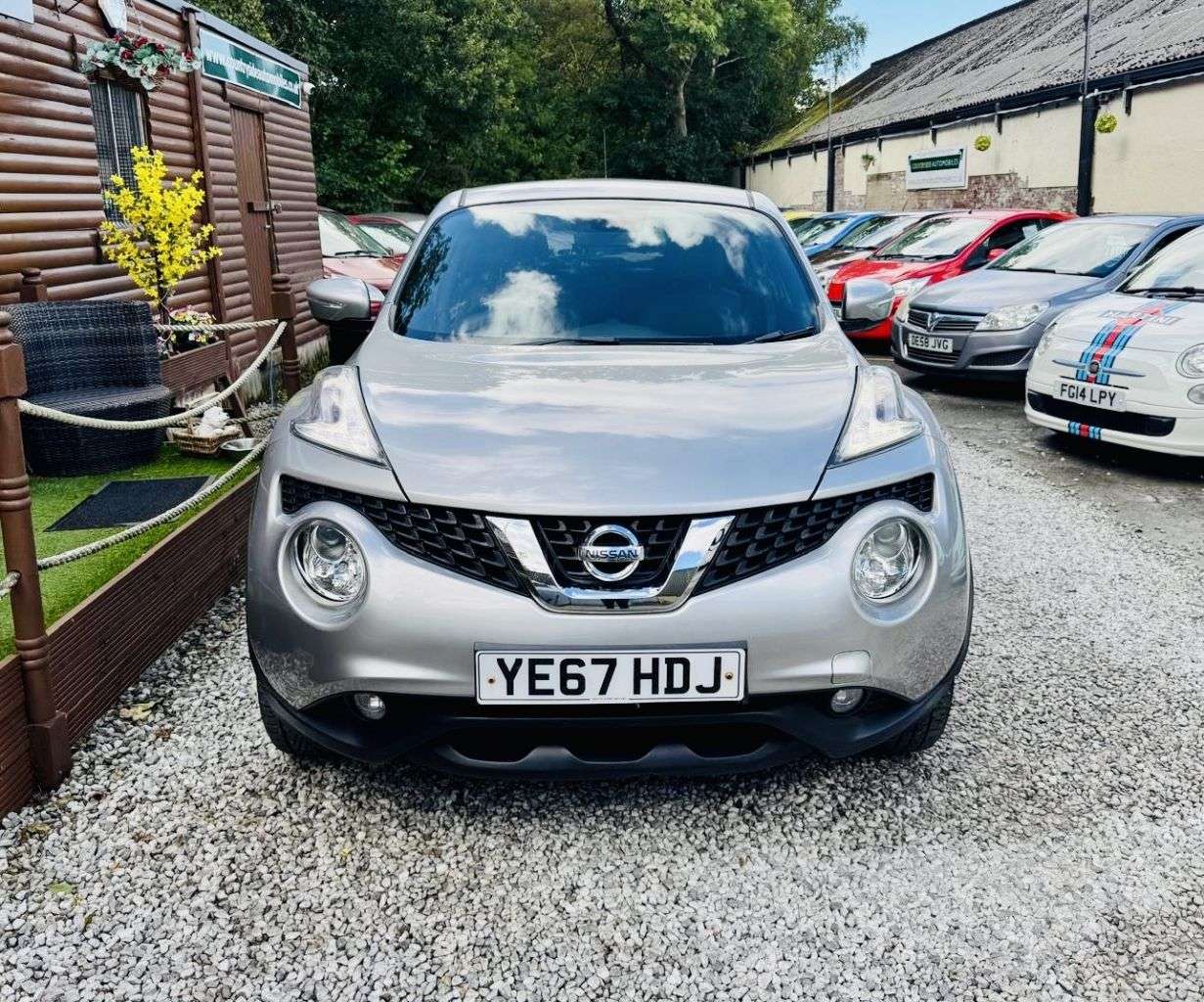 A 2017 NISSAN JUKE 1.2 DIG-T N-Connecta SUV 5dr Petrol Manual Euro 6 (s/s) (115 ps) CLIMATE CO A 2017 NISSAN JUKE 1.2 DIG-T N-Connecta SUV 5dr Petrol Manual Euro 6 (s/s) (115 ps) CLIMATE CO