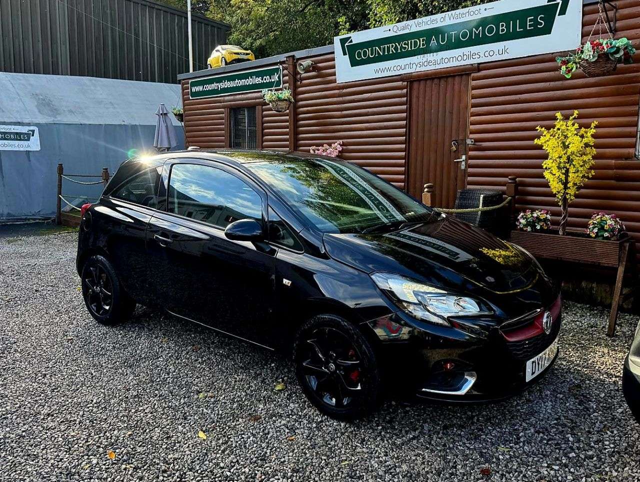 A 2017 VAUXHALL CORSA 1.4i ecoFLEX SRi Hatchback 3dr Petrol Manual Euro 6 (90 ps) # HEATED WINDSC A 2017 VAUXHALL CORSA 1.4i ecoFLEX SRi Hatchback 3dr Petrol Manual Euro 6 (90 ps) # HEATED WINDSC