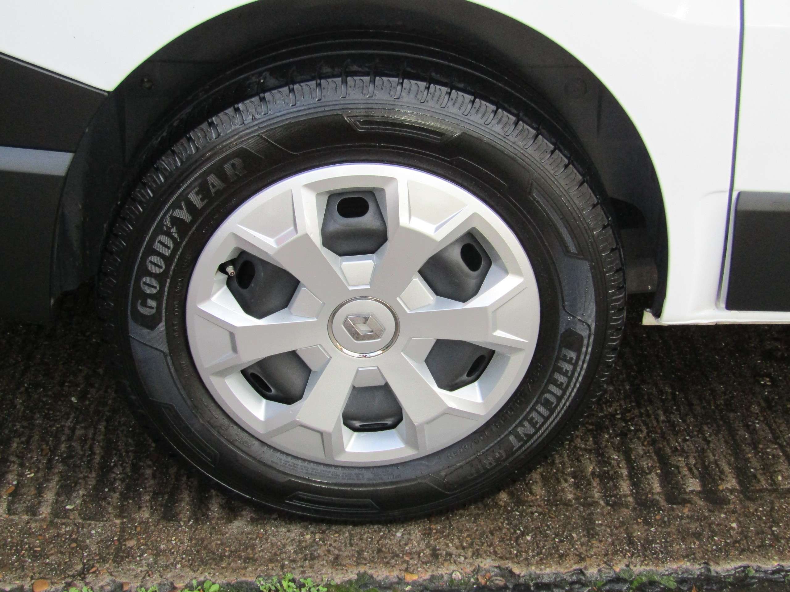 2024 RENAULT TRAFIC 2024 RENAULT TRAFIC