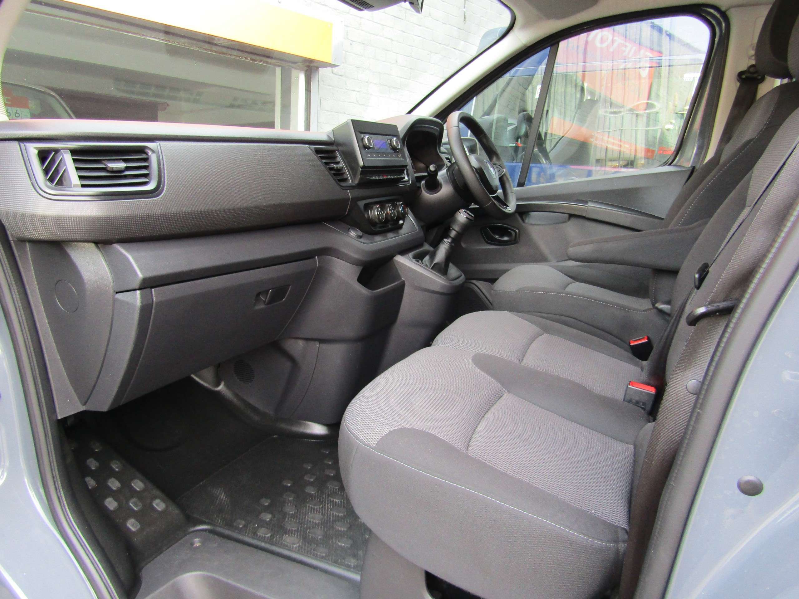 2022 RENAULT TRAFIC 2022 RENAULT TRAFIC