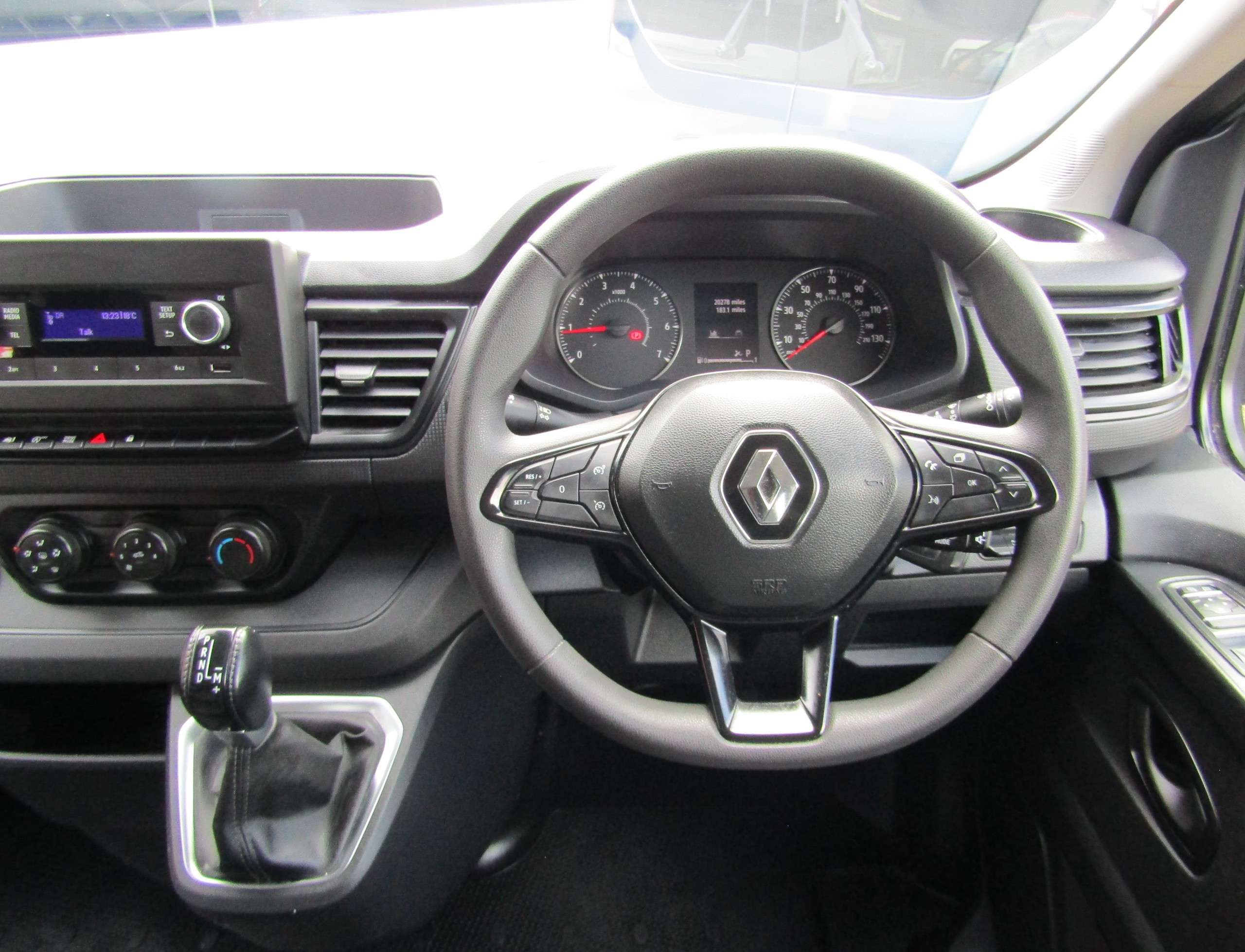 2023 RENAULT TRAFIC 2023 RENAULT TRAFIC