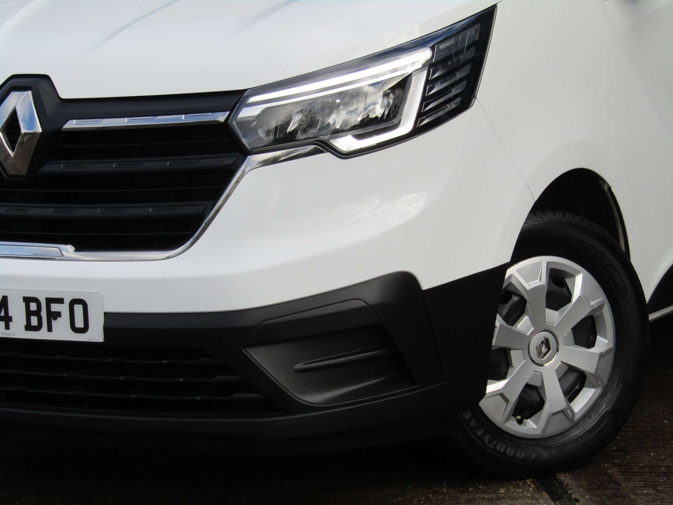 2024 RENAULT TRAFIC 2024 RENAULT TRAFIC