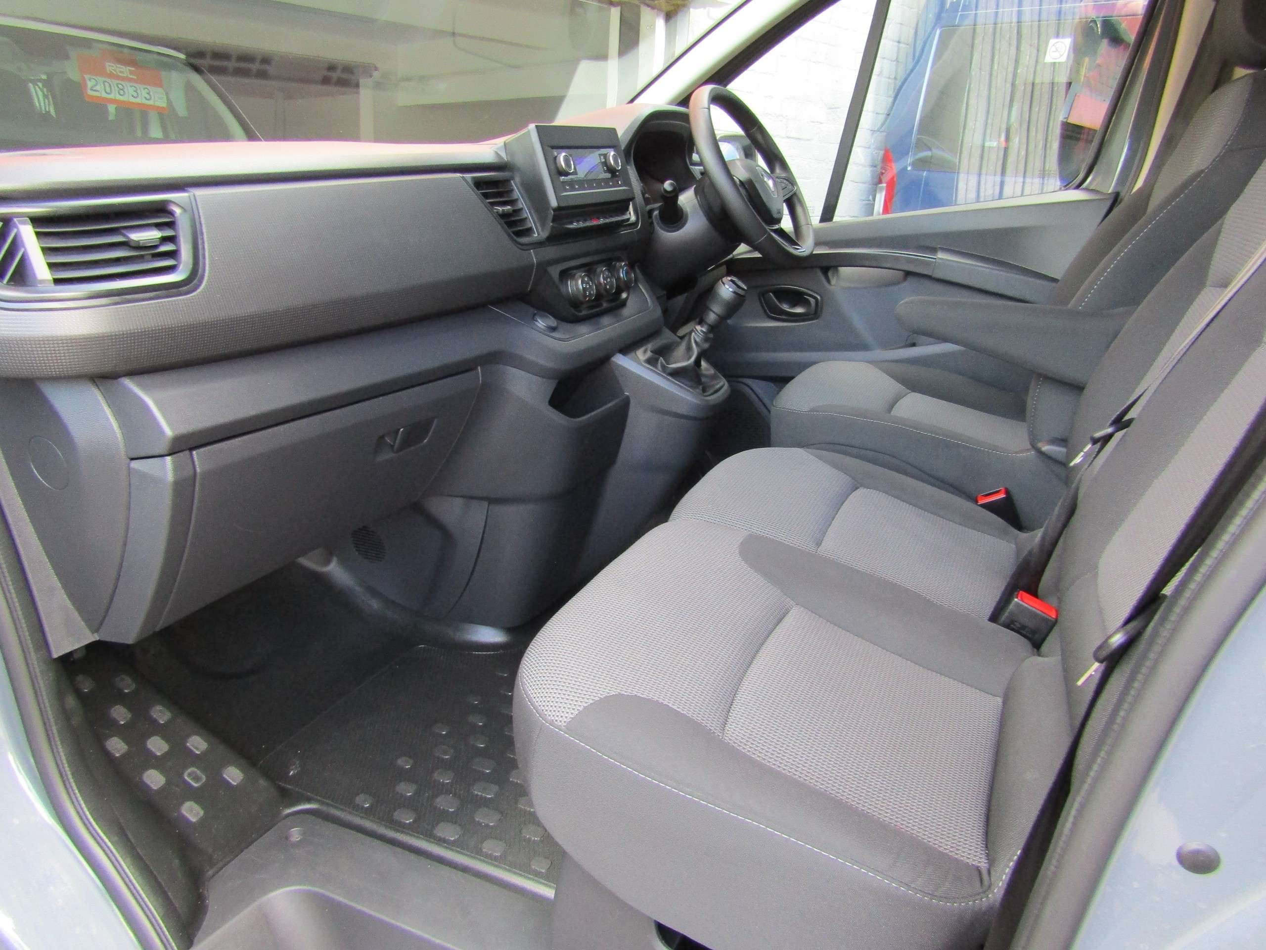 2022 RENAULT TRAFIC 2022 RENAULT TRAFIC