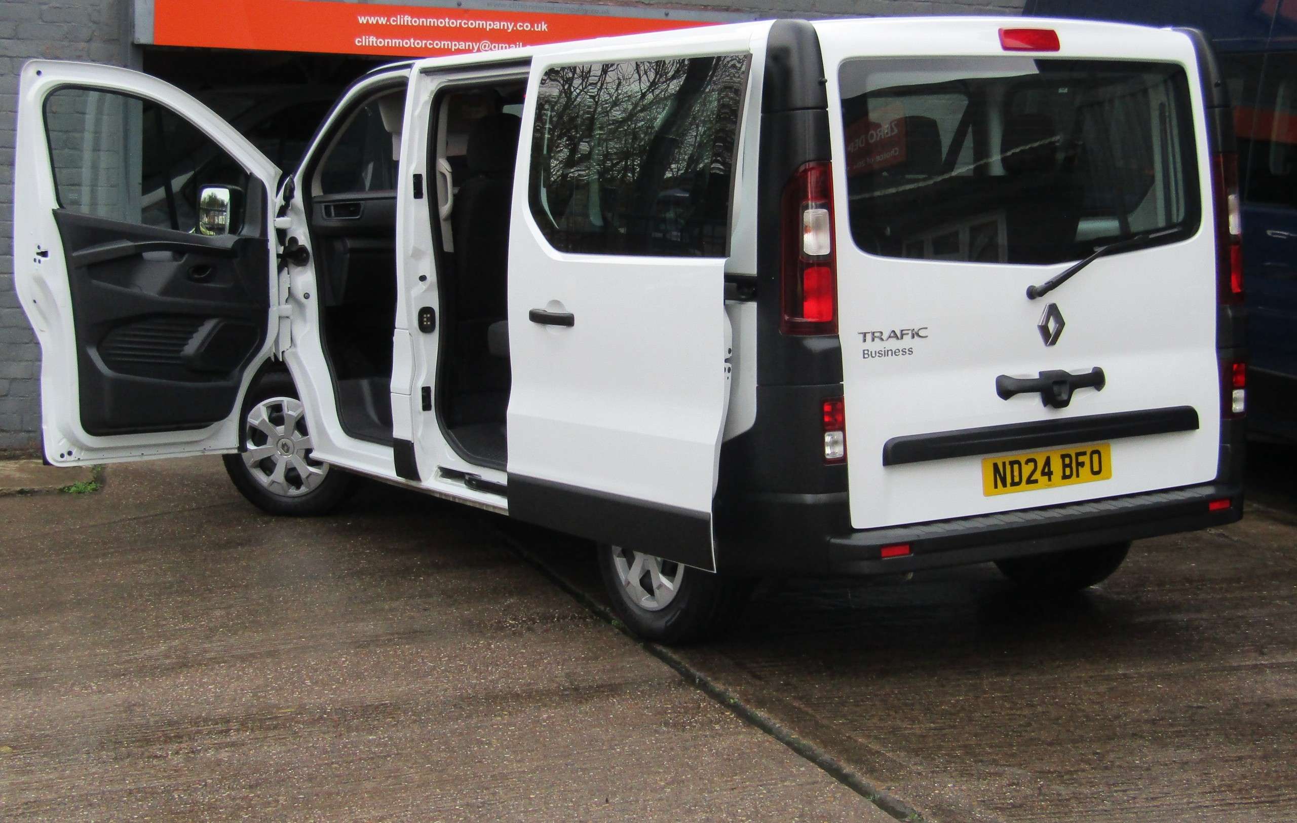 2024 RENAULT TRAFIC 2024 RENAULT TRAFIC