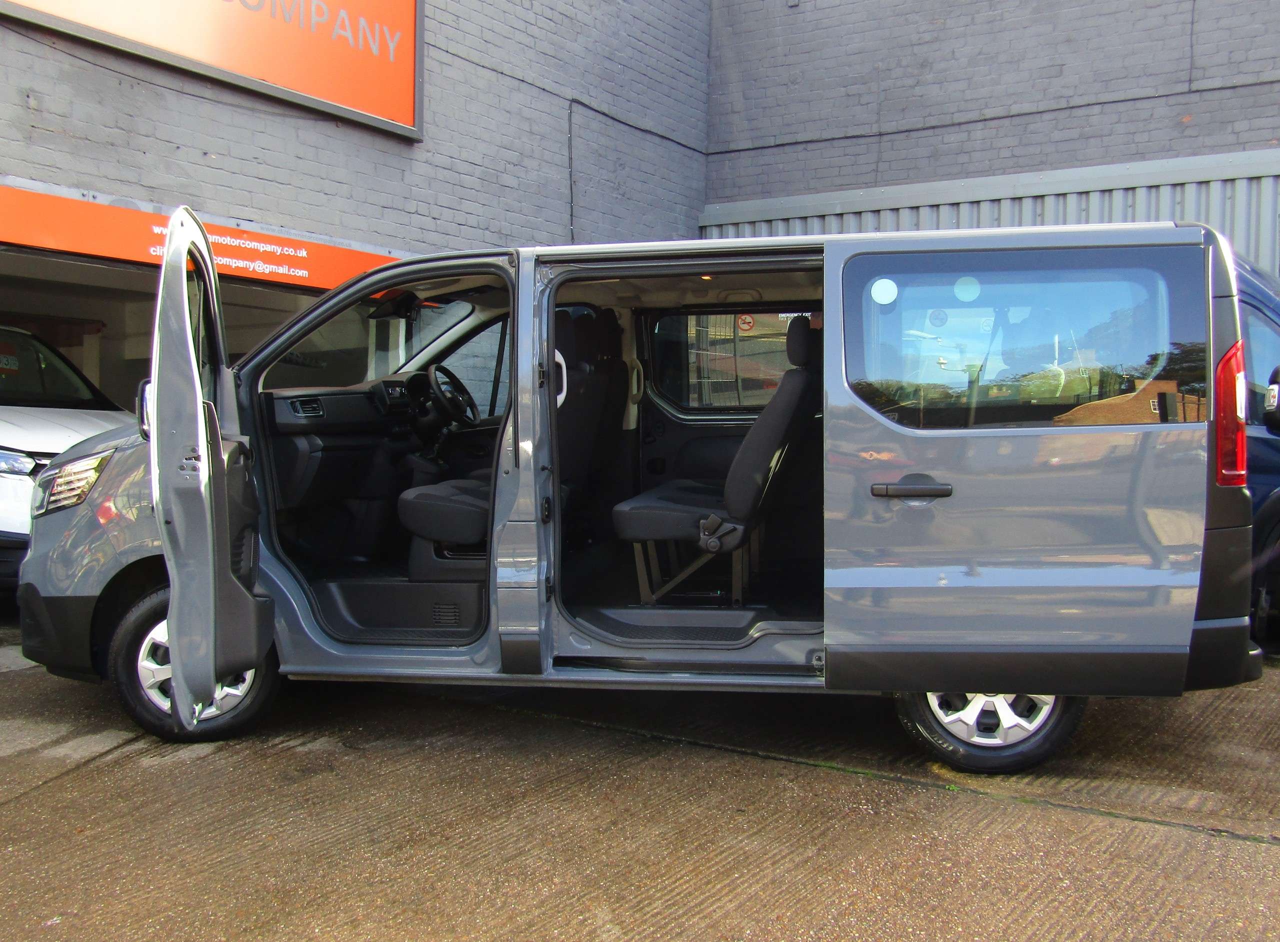 2022 RENAULT TRAFIC 2022 RENAULT TRAFIC