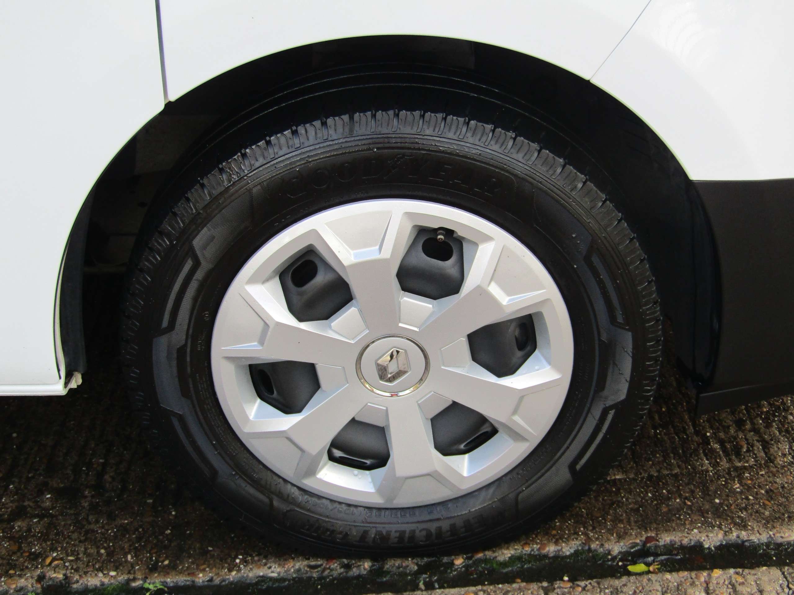 2024 RENAULT TRAFIC 2024 RENAULT TRAFIC