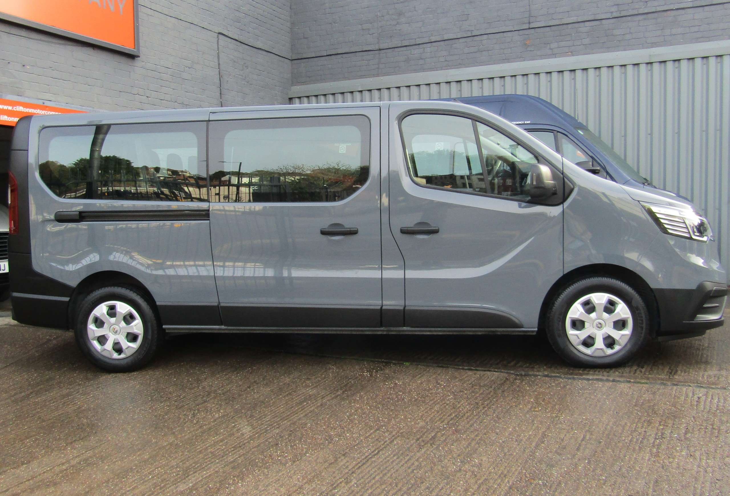 2022 RENAULT TRAFIC 2022 RENAULT TRAFIC