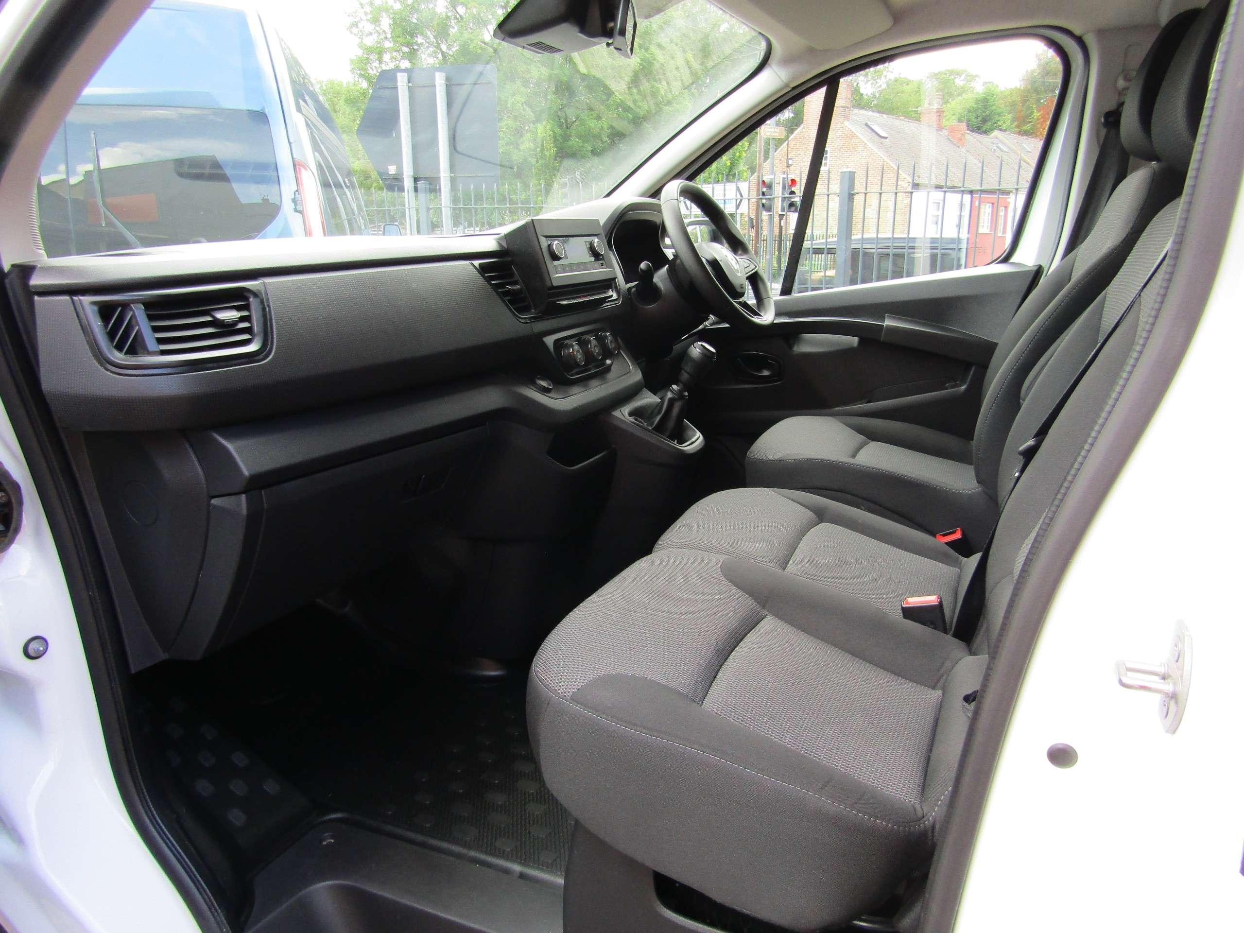 2024 RENAULT TRAFIC 2024 RENAULT TRAFIC